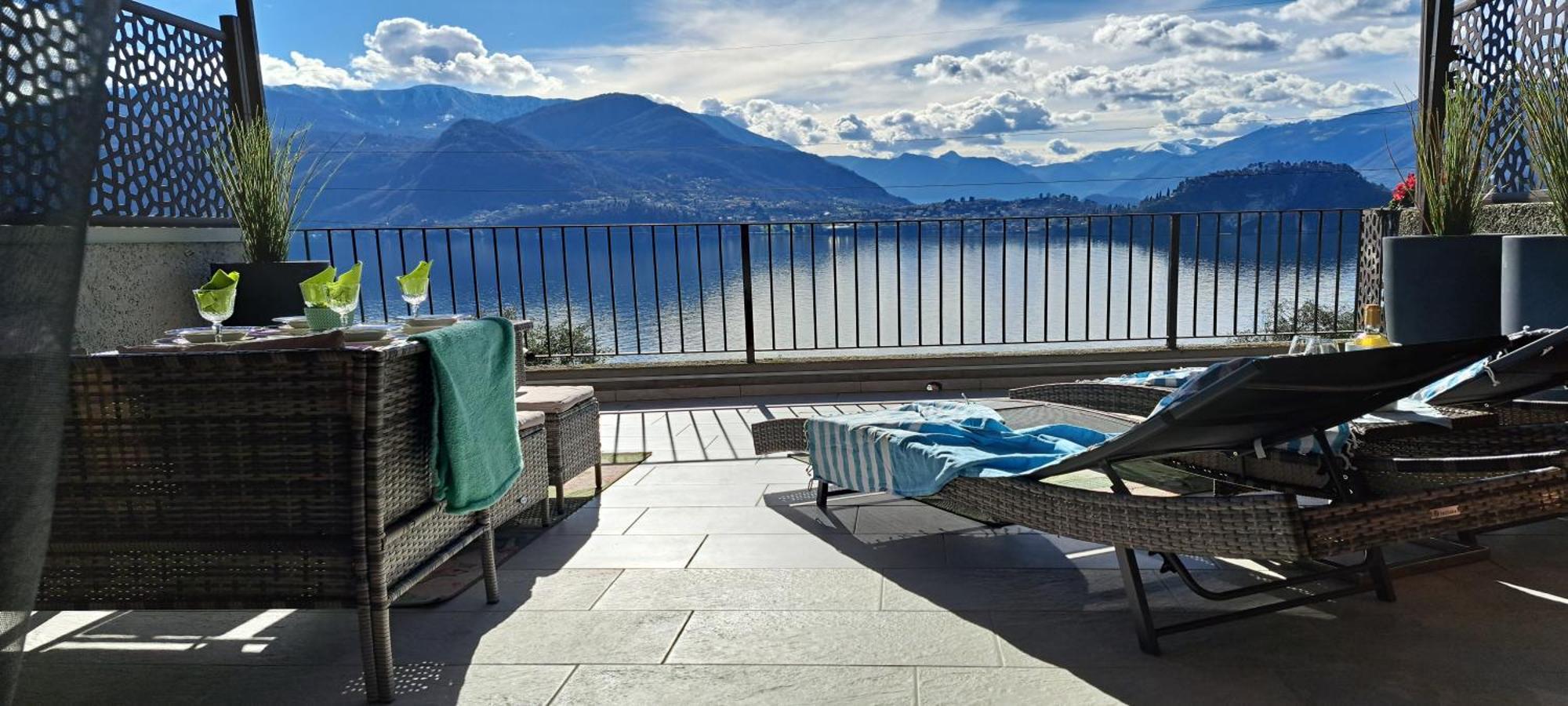Dream Lake Panorama, Garage In The Center Of Varenna Exterior photo